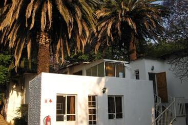 בית מלון כפרי Rosebank Lodge Guesthouse By Claires