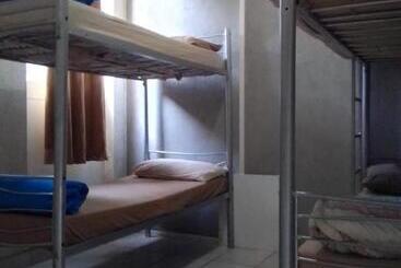 هتل Rosebank Lodge Guesthouse By Claires
