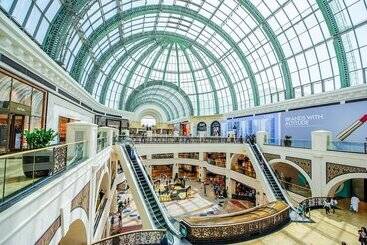 هتل Crowne Plaza Dubai Deira, An Ihg