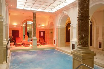 هتل Danubius Health Spa Resort Centralni Lazne