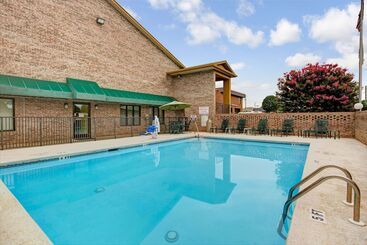 هتل Days Inn By Wyndham Conoverhickory