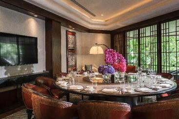 Four Seasons Hotel Singapore