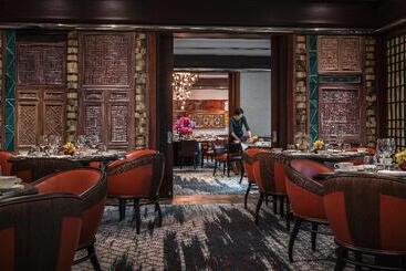 Four Seasons Hotel Singapore