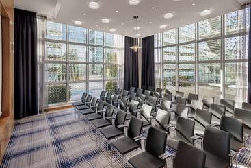 هتل Hilton Munich Airport
