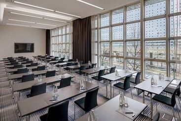 هتل Hilton Munich Airport
