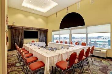 هتل Holiday Inn   Mississauga Toronto West, An Ihg