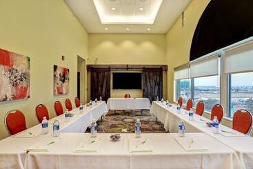 هتل Holiday Inn   Mississauga Toronto West, An Ihg