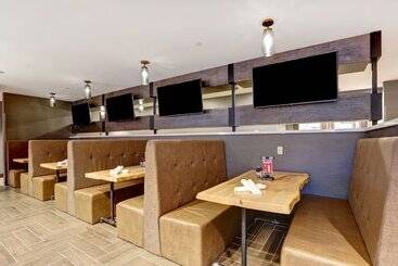 هتل Holiday Inn   Mississauga Toronto West, An Ihg