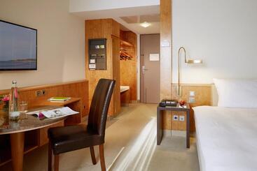 Lindner Hotel Dusseldorf Airport, Part Of Jdv By Hyatt