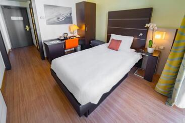 هتل Mercure Napoli Centro Angioino