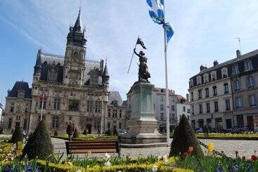 هتل Mercure Compiegne Sud