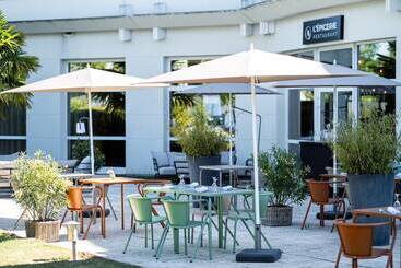 هتل Mercure Compiegne Sud