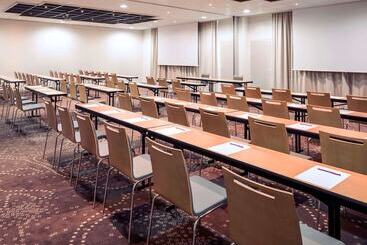 هتل Mercure Compiegne Sud
