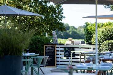 هتل Mercure Compiegne Sud