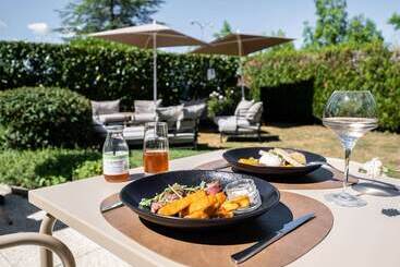 هتل Mercure Compiegne Sud