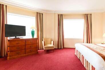 هتل Pullman Bucharest World Trade Center