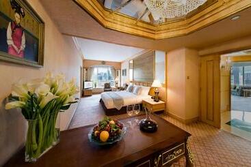 هتل Regal Hongkong