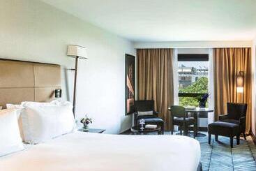 Sofitel Lisbon Liberdade - ליסבון
