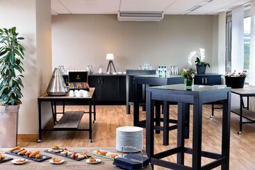 Отель Wyndham Hannover Atrium