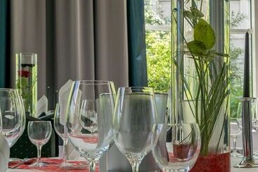Отель Wyndham Hannover Atrium