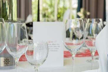 Отель Wyndham Hannover Atrium