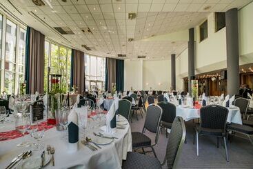 Отель Wyndham Hannover Atrium