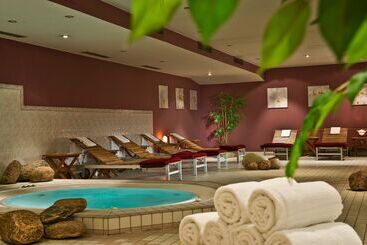 Отель Wyndham Hannover Atrium