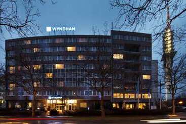 Отель Wyndham Hannover Atrium