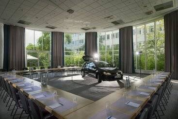 Отель Wyndham Hannover Atrium