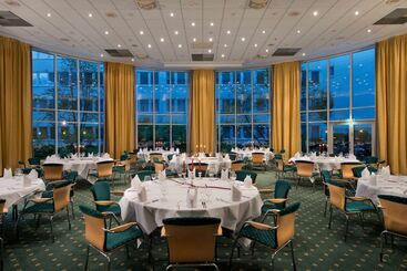 Отель Wyndham Hannover Atrium