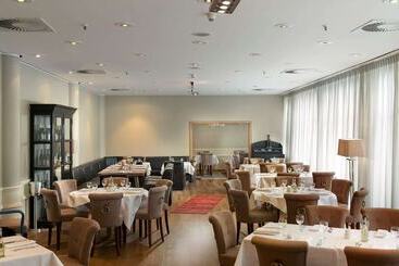Отель Wyndham Hannover Atrium