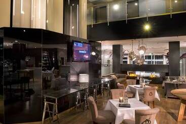 Отель Wyndham Hannover Atrium