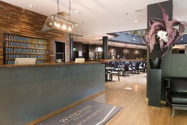 Отель Wyndham Hannover Atrium