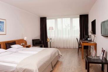 Отель Wyndham Hannover Atrium