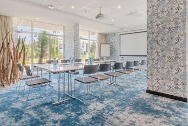استراحتگاه Holiday Inn Nice   Port St Laurent, An Ihg