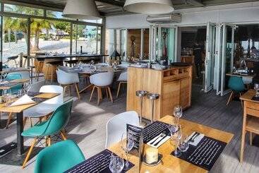 استراحتگاه Holiday Inn Nice   Port St Laurent, An Ihg