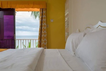 Bird Rock Beach - Basseterre