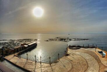 هتل Byblos Sur Mer