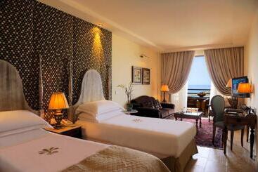 هتل Byblos Sur Mer