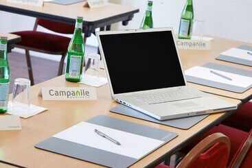 هتل Campanile Versailles Buc
