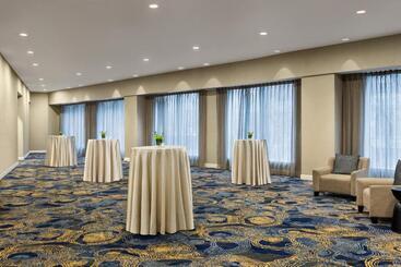 هتل Crowne Plaza Cleveland At Playhouse Square, An Ihg