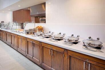 هتل Doubletree By Hilton Los Angeles   Commerce