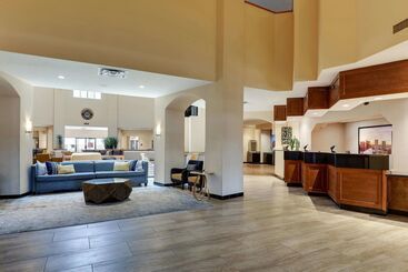هتل Drury Inn & Suites Phoenix Airport