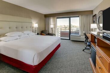 هتل Drury Inn & Suites Phoenix Airport
