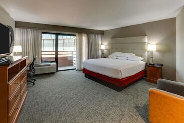 هتل Drury Inn & Suites Phoenix Airport