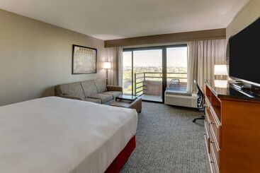 هتل Drury Inn & Suites Phoenix Airport