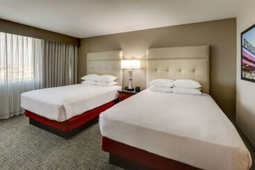 هتل Drury Inn & Suites Phoenix Airport