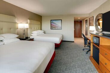 هتل Drury Inn & Suites Phoenix Airport
