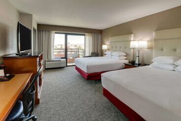 هتل Drury Inn & Suites Phoenix Airport