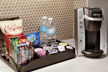 هتل Embassy Suites By Hilton Montreal Airport